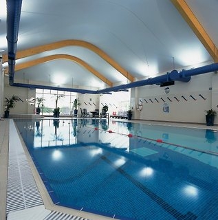 Imagen de la piscina del Hotel AVANT. Foto 3