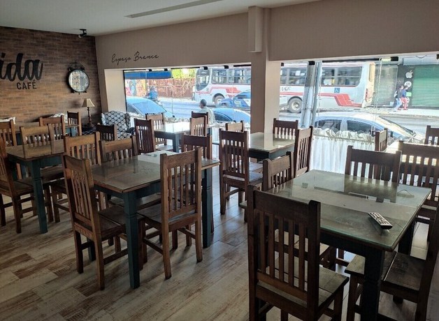Imagen del bar/restaurante del Hotel AVENIDA HOTEL DE RESENDE. Foto 4