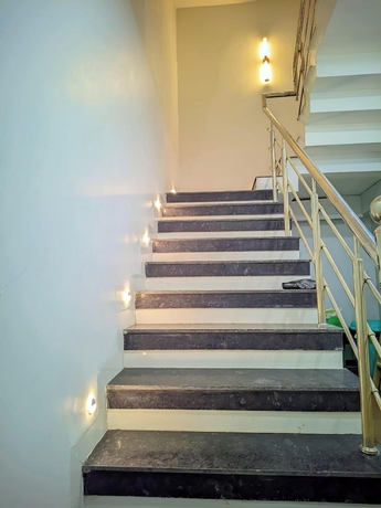 Imagen de los interiores del Hotel AVR. Foto 9