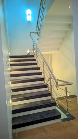 Imagen de los interiores del Hotel AVR. Foto 10