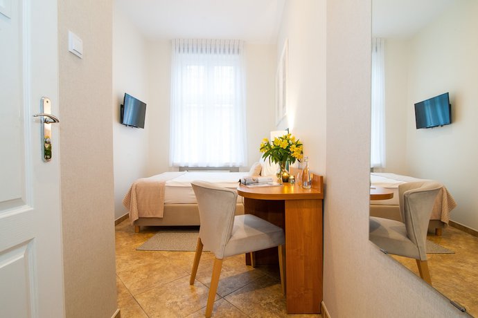 Imagen de la habitación del Hotel AWO. Foto 12