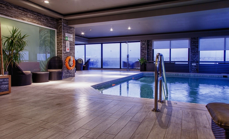 Imagen de la piscina del Hotel AX The Palace. Foto 12