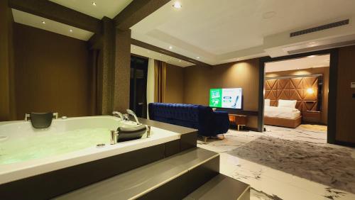 Imagen general del Hotel AYATOURE HOTEL. Foto 7