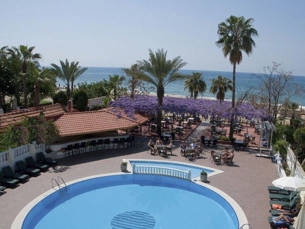 Imagen general del Hotel AZAK. Foto 4