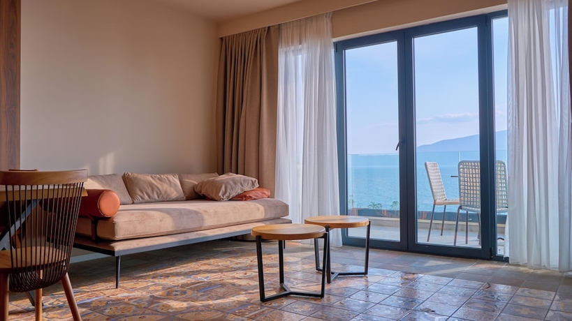 Imagen de la habitación del Hotel AZAR LUXURY SUITES. Foto 8