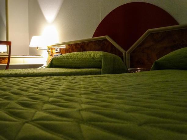 Imagen de la habitación del Hotel AZUQUECA. Foto 5