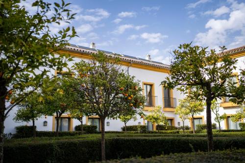 Imagen de los exteriores del Hotel AZZ Castellar Hacienda El Alcornocal. Foto 5