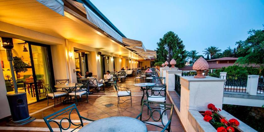 Imagen de los exteriores del Hotel AZZ Guadacorte Campo de Gibraltar. Foto 11