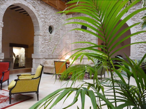 Imagen de los interiores del Hotel AZZ Peñafiel Las Claras Spa. Foto 15