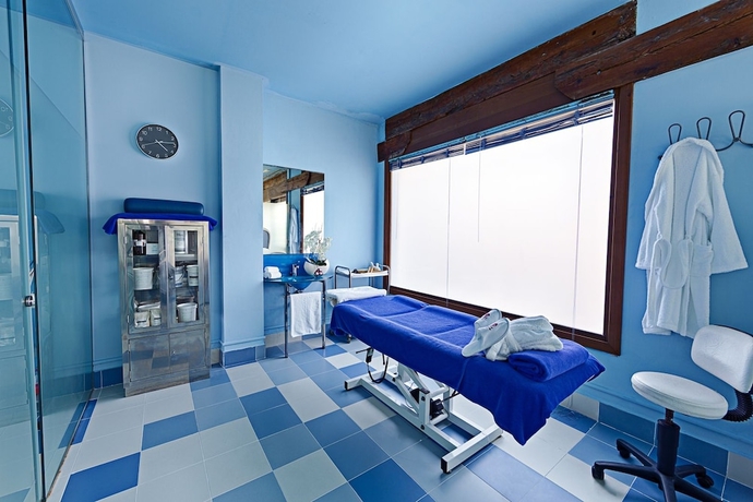 Imagen de los interiores del Hotel AZZ Peñafiel Las Claras Spa. Foto 16