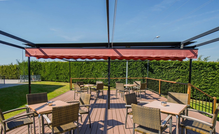 Imagen del bar/restaurante del Hotel AZZ Salamanca Montalvo. Foto 4