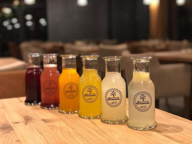 Imagen de la habitación del Hotel AZZA and Restaurant. Foto 14