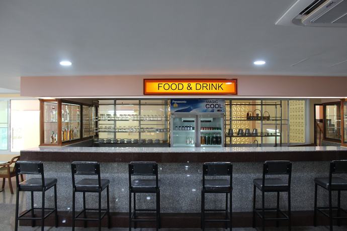 Imagen del bar/restaurante del Hotel A.a. Pattaya Golden Beach. Foto 2
