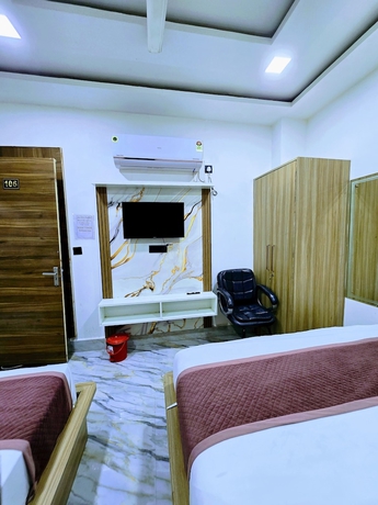 Imagen de la habitación del Hotel Aaarav Grand - Mathura Vrindavan. Foto 9