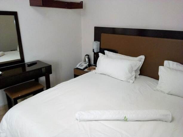 Imagen de la habitación del Hotel Aabiya Lodge. Foto 15