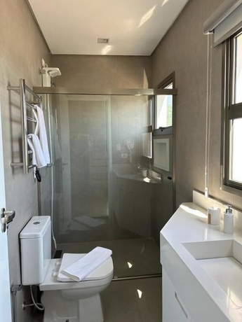 Imagen de la habitación del Hotel &Aacute;gape Su&iacute;tes e Apartamentos. Foto 9