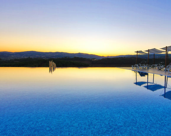 Imagen de la piscina del Hotel Água Hotels Mondim De Basto. Foto 23