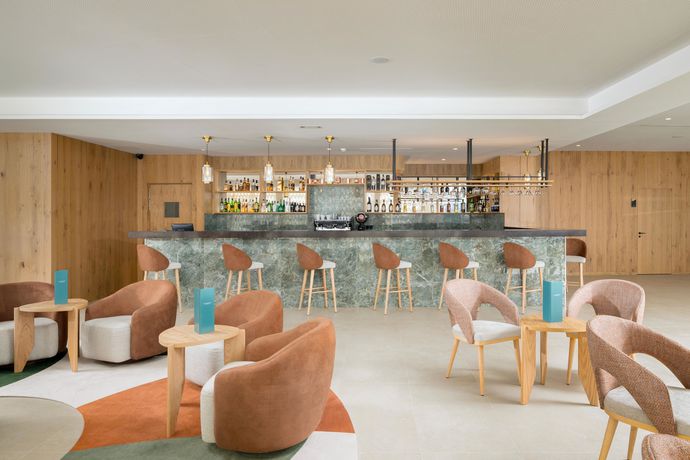 Imagen del bar/restaurante del Hotel &Aacute;gua Hotels Terra Fria. Foto 4