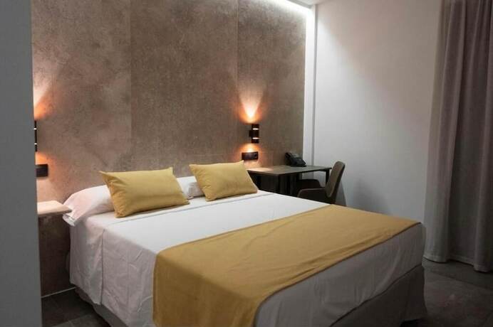 Imagen general del Hotel &Aacute;ngel, Santa Cruz de Mudela. Foto 2