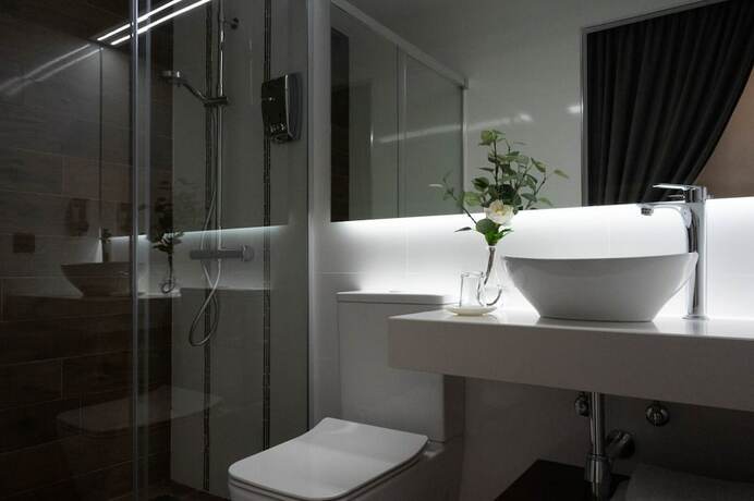 Imagen de la habitación del Hotel &Aacute;ngel, Santa Cruz de Mudela. Foto 14
