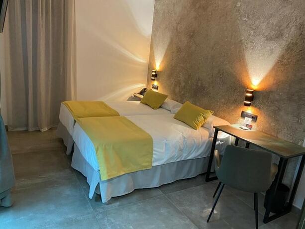 Imagen general del Hotel &Aacute;ngel, Santa Cruz de Mudela. Foto 9
