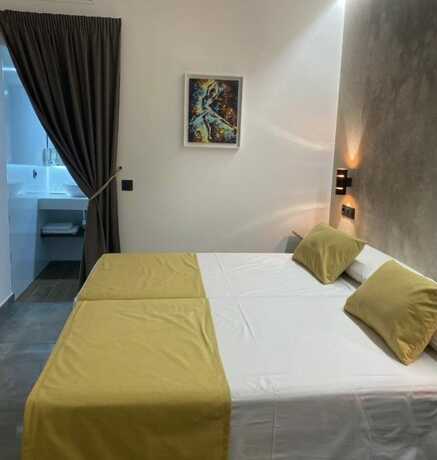 Imagen de la habitación del Hotel &Aacute;ngel, Santa Cruz de Mudela. Foto 15