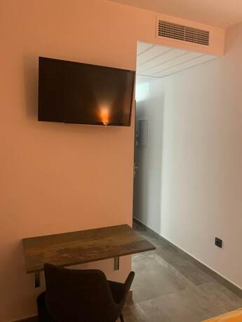 Imagen de la habitación del Hotel &Aacute;ngel, Santa Cruz de Mudela. Foto 17