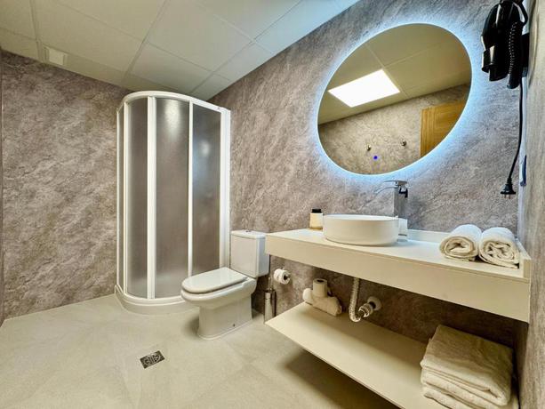 Imagen de la habitación del Hotel Ávila Diró. Foto 5