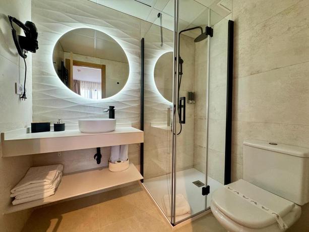 Imagen de la habitación del Hotel Ávila Diró. Foto 8