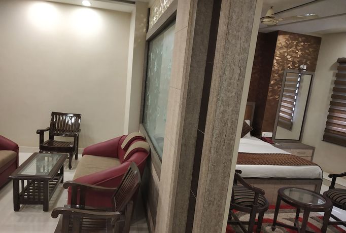 Imagen de la habitación del Hotel Aadesh Palace. Foto 2