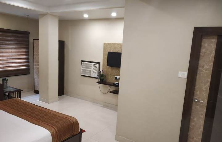 Imagen de la habitación del Hotel Aadesh Palace. Foto 6