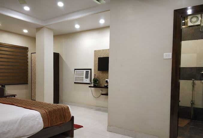 Imagen de la habitación del Hotel Aadesh Palace. Foto 7