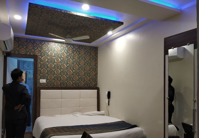 Imagen de la habitación del Hotel Aadesh Palace. Foto 10
