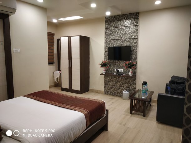 Imagen de la habitación del Hotel Aadesh Palace. Foto 14