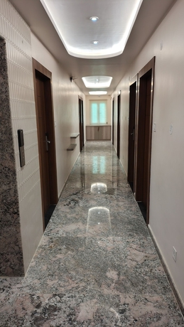 Imagen de los interiores del Hotel Aaditri Inn. Foto 14