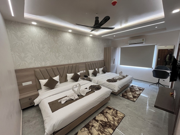 Imagen de la habitación del Hotel Aaditri Inn. Foto 9