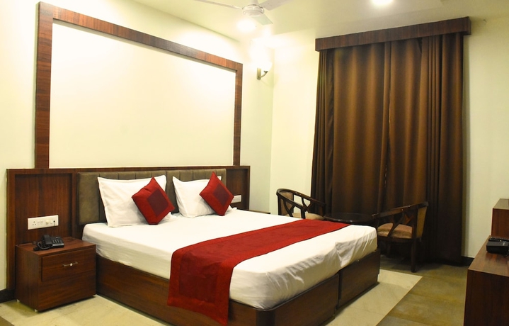 Imagen de la habitación del Hotel Aadrika Residency. Foto 2