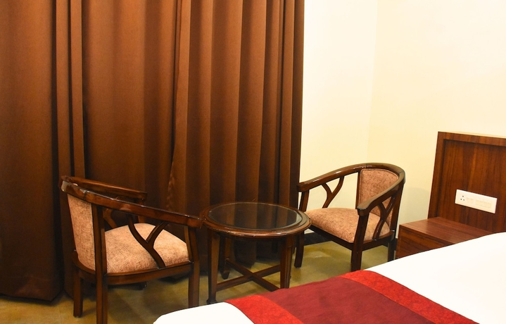 Imagen de la habitación del Hotel Aadrika Residency. Foto 12