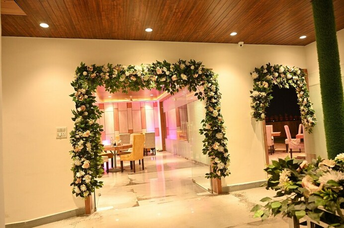 Imagen general del Hotel Aakriti Clarks Inn Express. Foto 16
