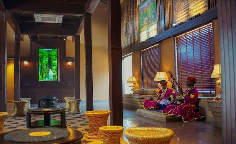 Imagen de los interiores del Hotel Aamaghati Wildlife Resort. Foto 17