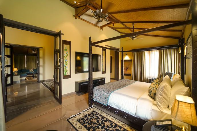 Imagen de la habitación del Hotel Aamaghati Wildlife Resort. Foto 7