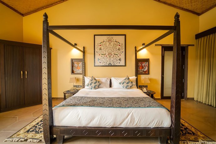Imagen de la habitación del Hotel Aamaghati Wildlife Resort. Foto 9