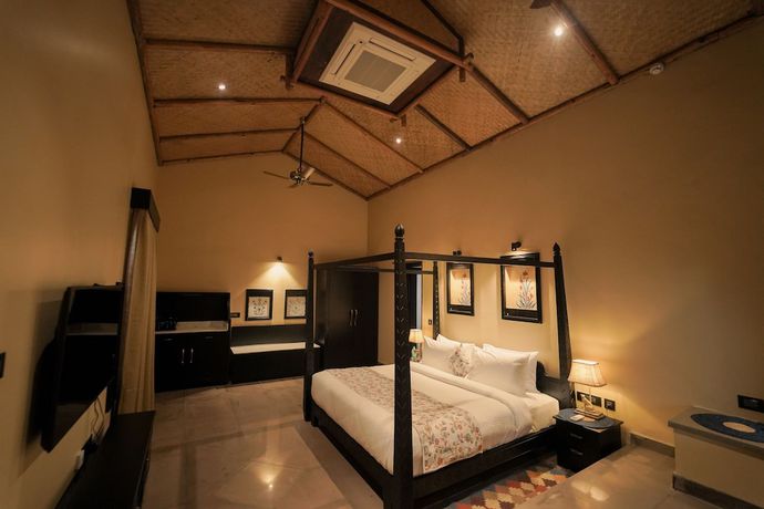 Imagen de la habitación del Hotel Aamaghati Wildlife Resort. Foto 11