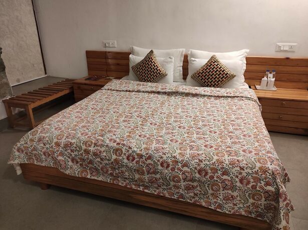 Imagen de la habitación del Hotel Aamod Monolith Resort Bhimtal. Foto 16