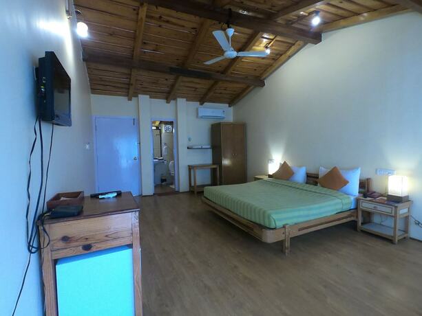 Imagen general del Hotel Aamod Monolith Resort Bhimtal. Foto 1