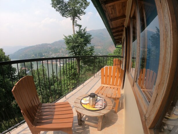 Imagen general del Hotel Aamod Monolith Resort Bhimtal. Foto 2