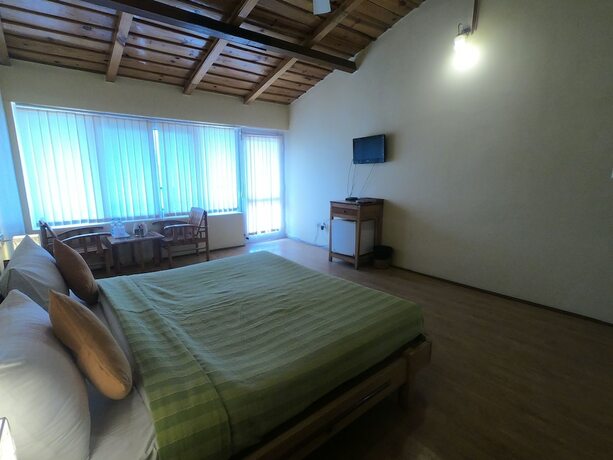 Imagen general del Hotel Aamod Monolith Resort Bhimtal. Foto 4