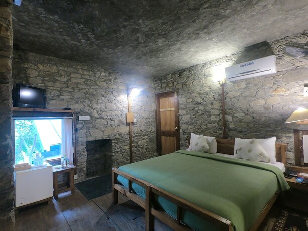 Imagen general del Hotel Aamod Monolith Resort Bhimtal. Foto 12