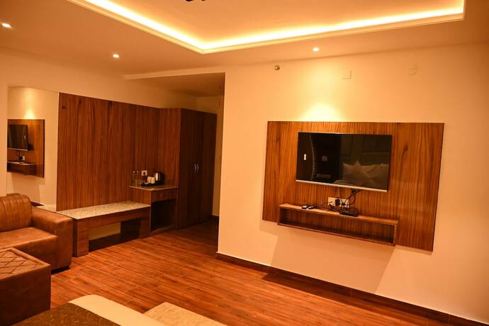Imagen de la habitación del Hotel Aamod Suites - Dalhousie. Foto 15