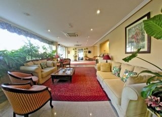 Imagen de los interiores del Hotel A&H El Parque. Foto 6